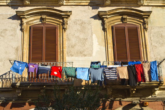 Laundry, Catania